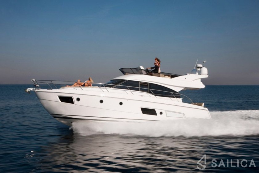 Bavaria Virtess 420 Fly - Yacht Charter Sailica