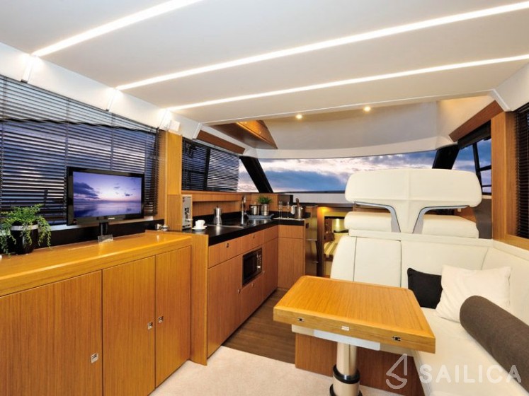 Bavaria Virtess 420 Fly - Yacht Charter Sailica