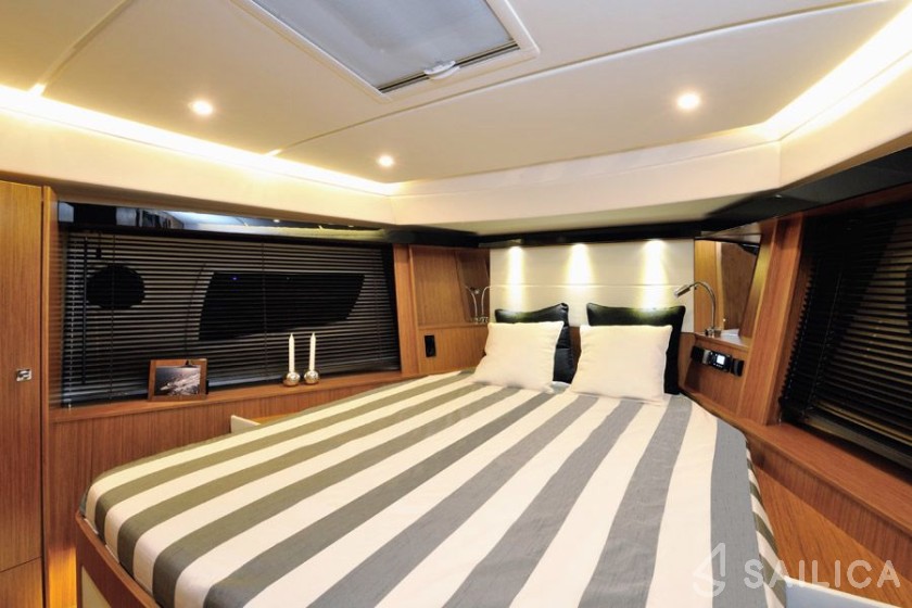 Bavaria Virtess 420 Fly - Yacht Charter Sailica