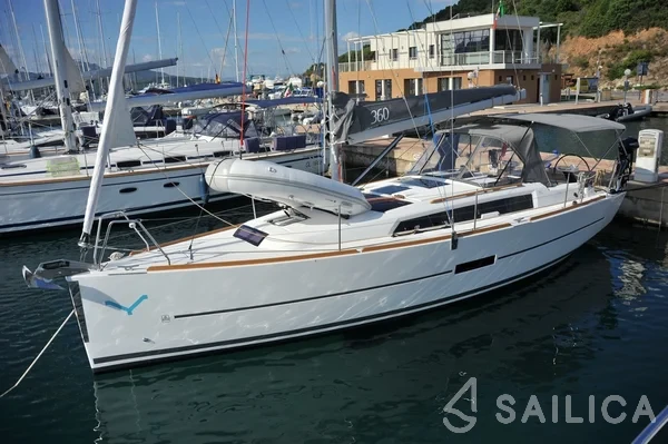 Dufour 360 GL - Yacht Charter Sailica