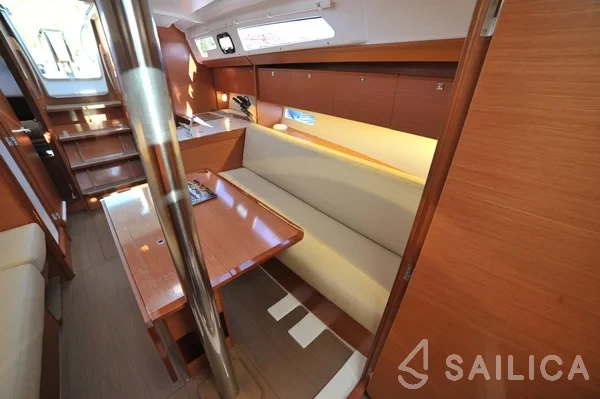 Dufour 360 GL - Yacht Charter Sailica