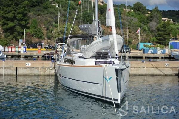 Dufour 360 GL - Yacht Charter Sailica