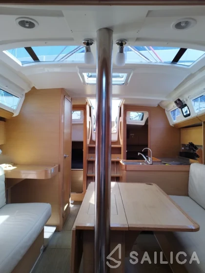 Dufour 360 GL - Yacht Charter Sailica