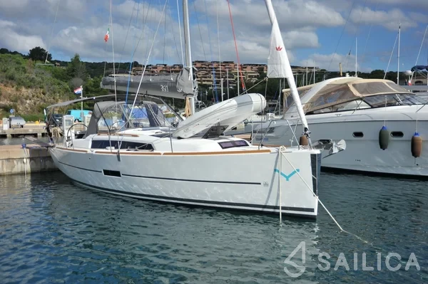Dufour 360 GL - Yacht Charter Sailica