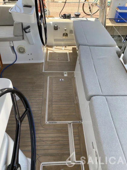 Dufour 520 GL - Yacht Charter Sailica