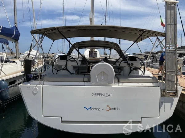 Dufour 520 GL - Yacht Charter Sailica