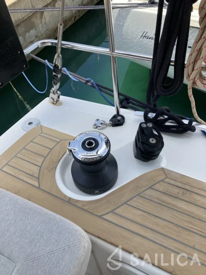 Dufour 520 GL - Yacht Charter Sailica