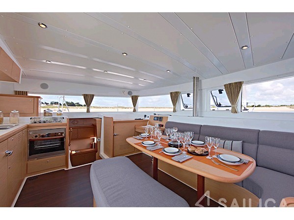 Lagoon 42 - Yacht Charter Sailica