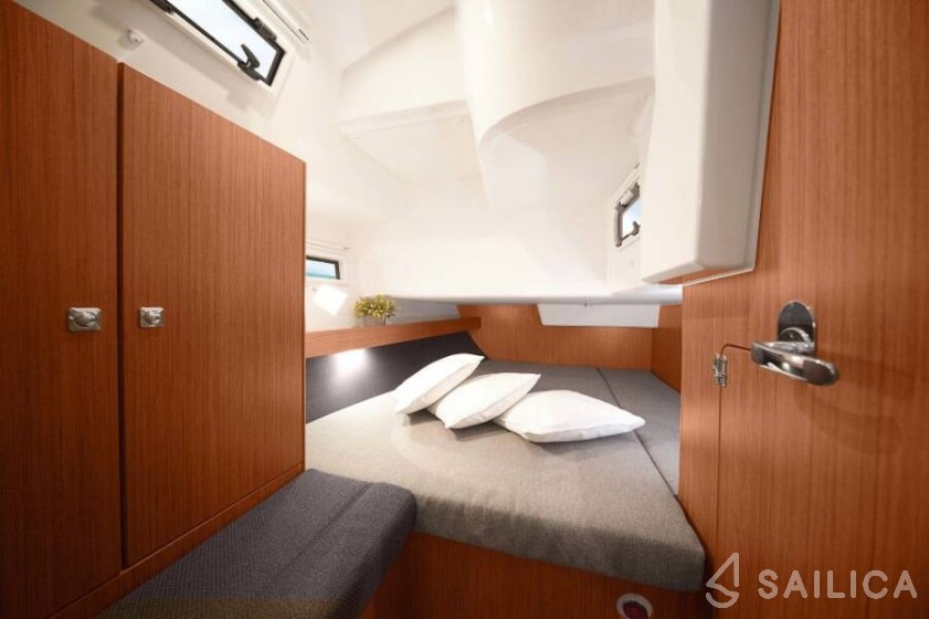 Bavaria 41 Cruiser - Yacht Charter Sailica