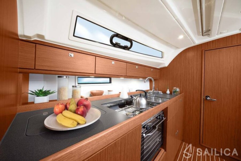 Bavaria 41 Cruiser - Yacht Charter Sailica