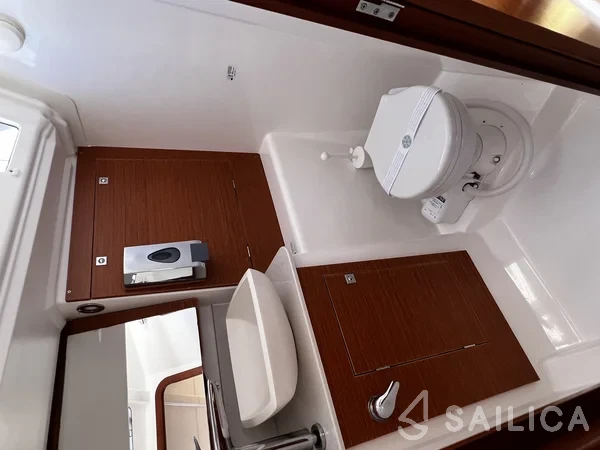 Dufour 360 GL - Yacht Charter Sailica