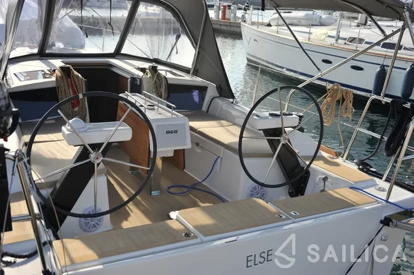 Dufour 360 GL - Yacht Charter Sailica