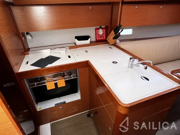 Dufour 360 GL - Yacht Charter Sailica