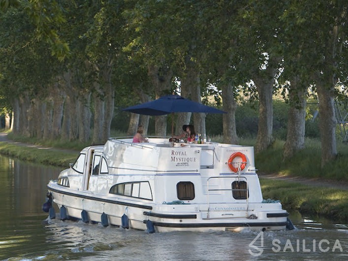 Le Boat Royal Mystique A - Yacht Charter Sailica