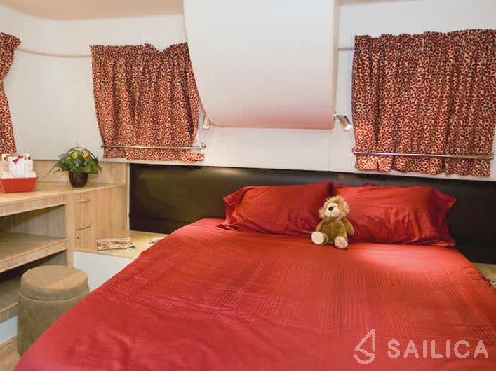 Le Boat Royal Mystique A - Yacht Charter Sailica