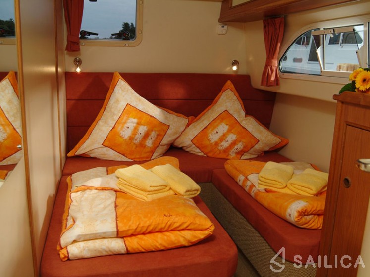 Europa 600 - Yacht Charter Sailica