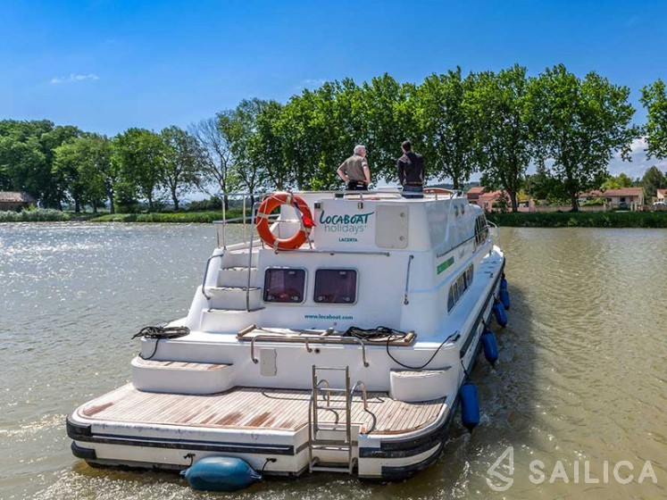 Europa 400 - Yacht Charter Sailica