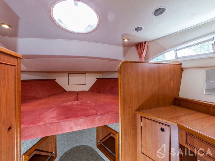 Europa 400 - Yacht Charter Sailica