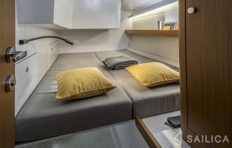Bavaria 37 Sport - Yacht Charter Sailica