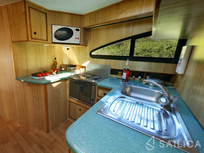 Le Boat Elegance - Yacht Charter Sailica