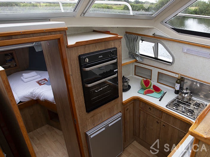 Le Boat Crusader - Yacht Charter Sailica