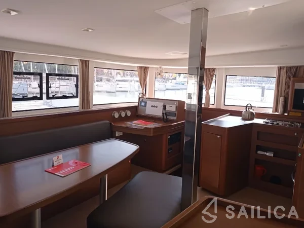 Lagoon 42 - Yacht Charter Sailica