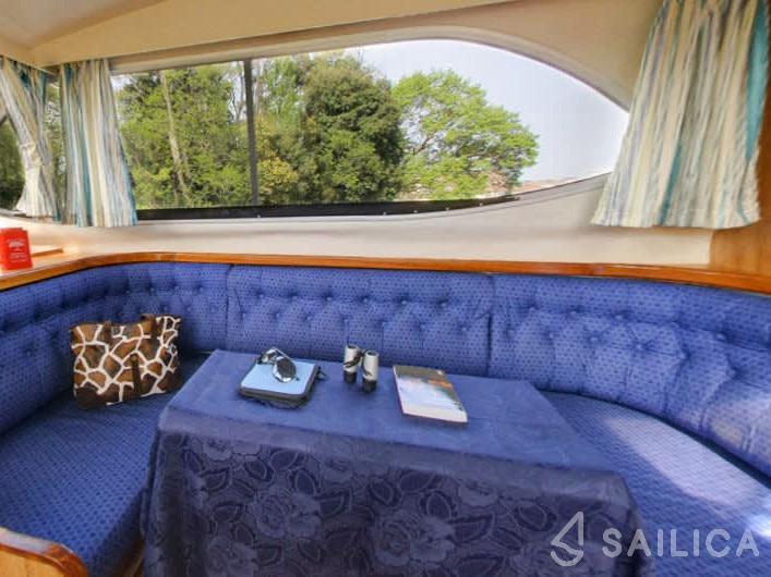 Le Boat Countess - Yacht Charter Sailica