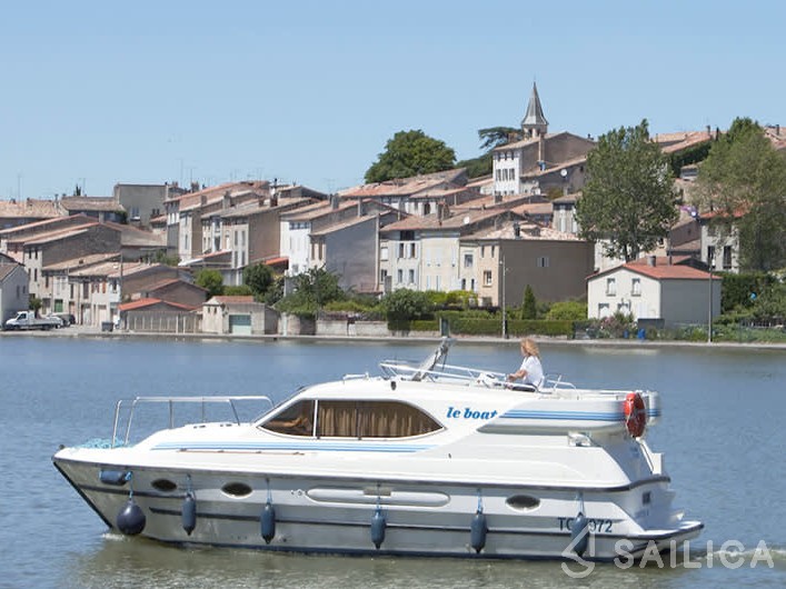 Le Boat Countess - Yacht Charter Sailica