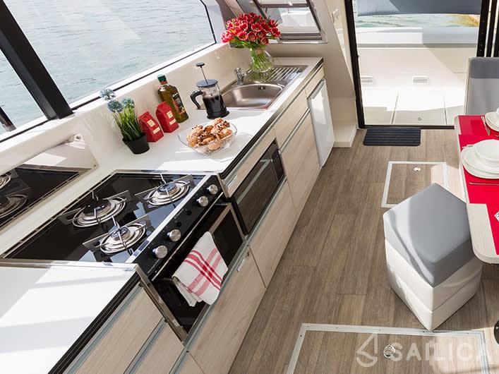 Le Boat Horizon 1 - Yacht Charter Sailica