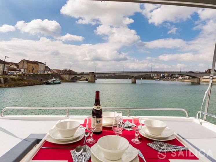 Le Boat Horizon 1 - Yacht Charter Sailica