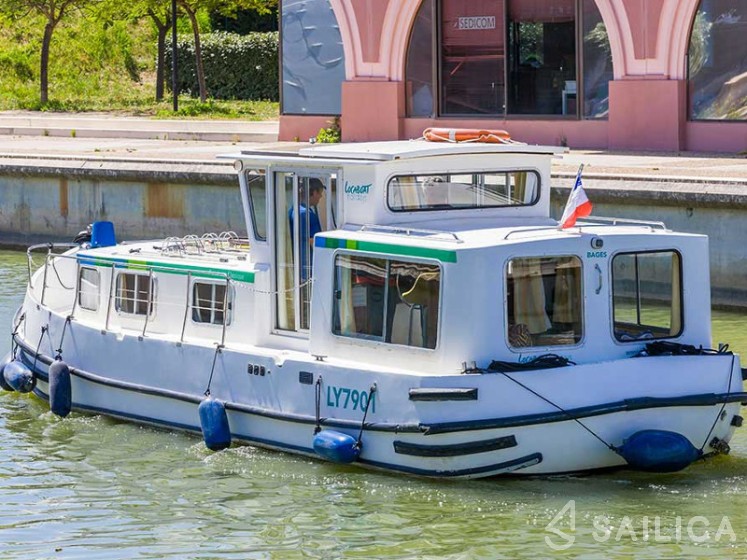 Pénichette 935 - Yacht Charter Sailica