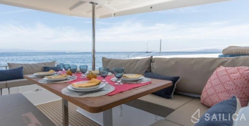 Saona 47 - Yacht Charter Sailica