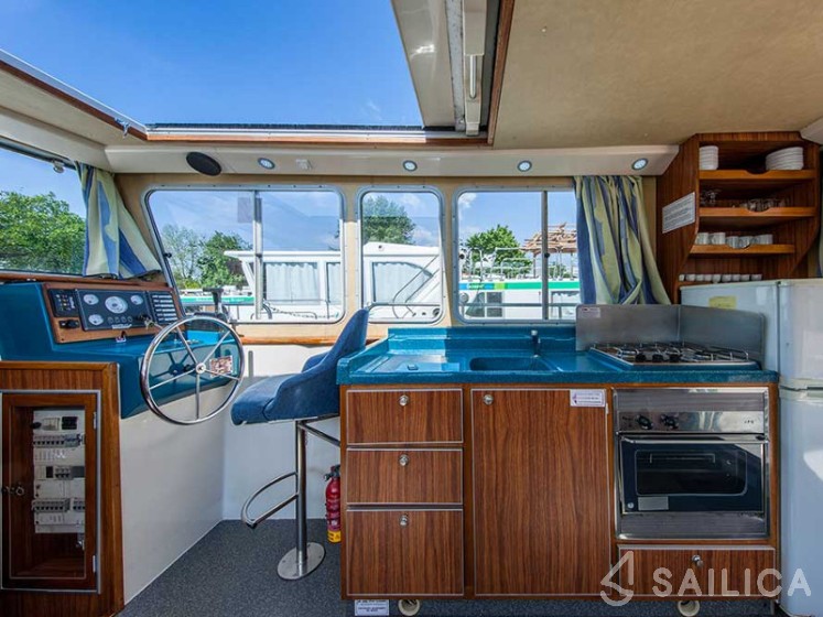 Pénichette 1260 - Yacht Charter Sailica