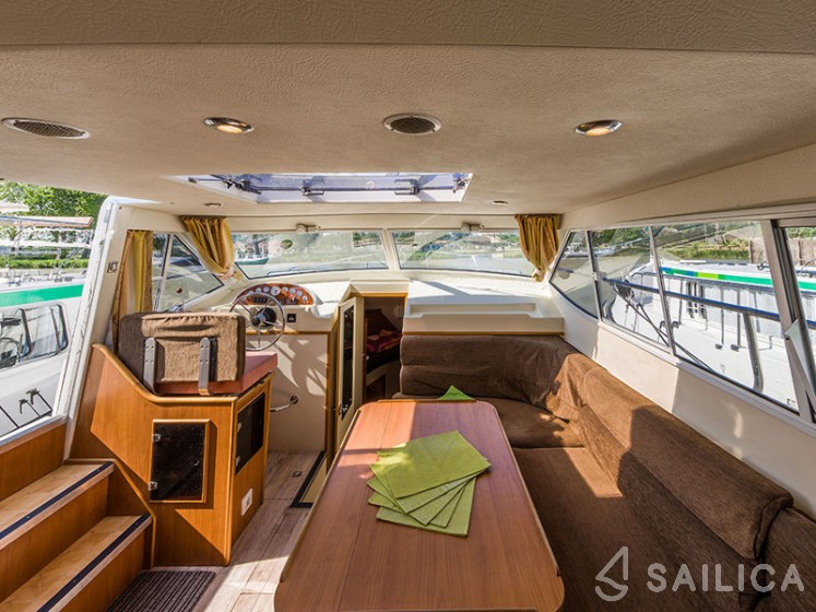 Europa 400 - Yacht Charter Sailica