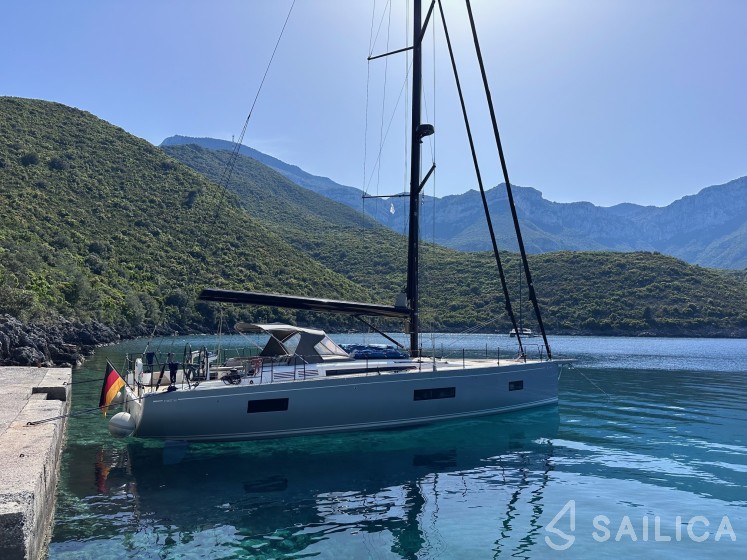 First 53 - Yacht Charter Sailica