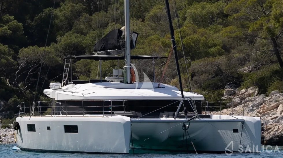 Lagoon 52 - Yacht Charter Sailica