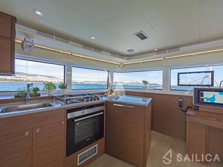 Lagoon 52 - Yacht Charter Sailica