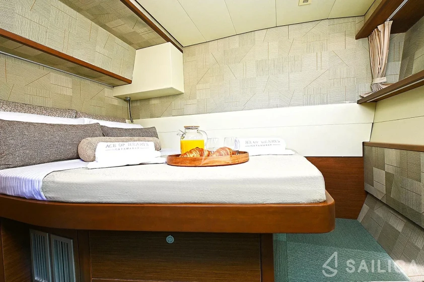 Lagoon 52 - Yacht Charter Sailica