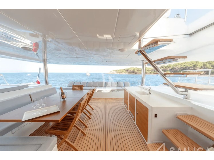 Lagoon 620 - Yacht Charter Sailica