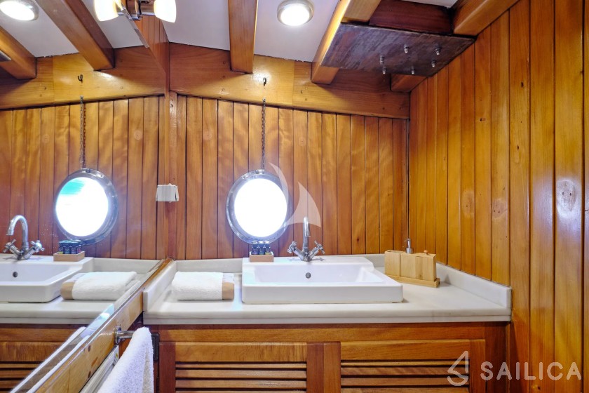 Gulet - Yacht Charter Sailica