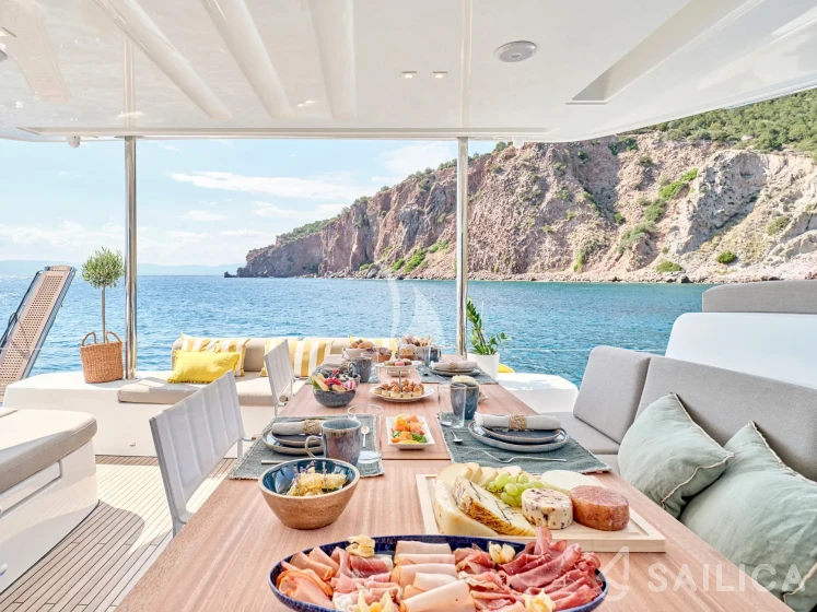 Lagoon 51 - Yacht Charter Sailica