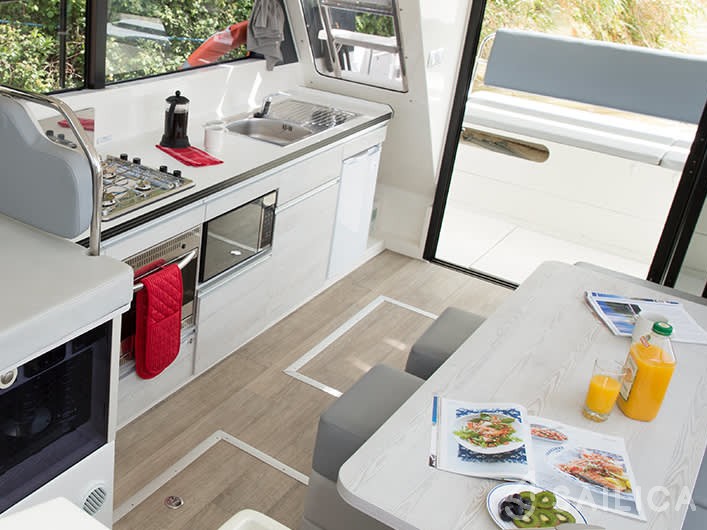 Le Boat Horizon 3 - Yacht Charter Sailica