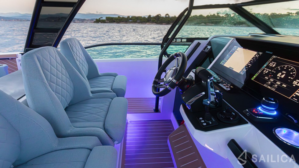 Saxdor 320 GTO - Yacht Charter Sailica