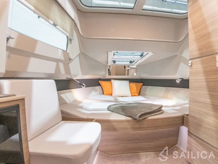 Saxdor 320 GTO - Yacht Charter Sailica