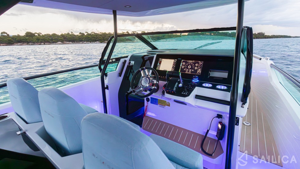 Saxdor 320 GTO - Yacht Charter Sailica