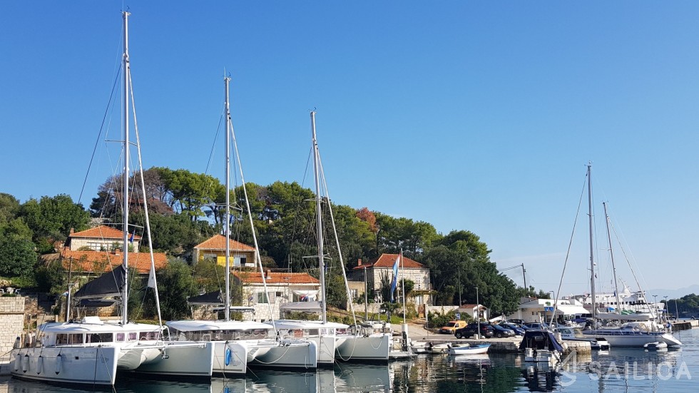 Cyclades 39.3 - Yacht Charter Sailica