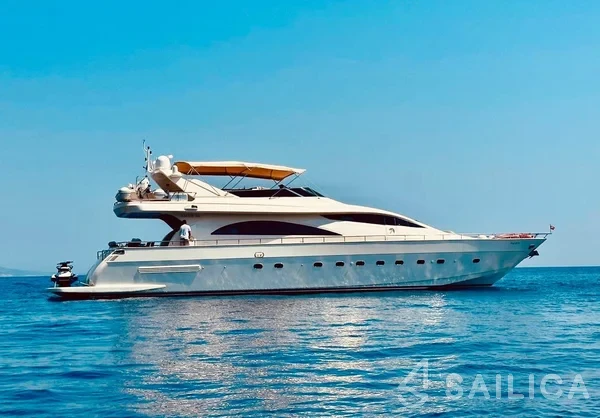 Amer 86 - Yacht Charter Sailica