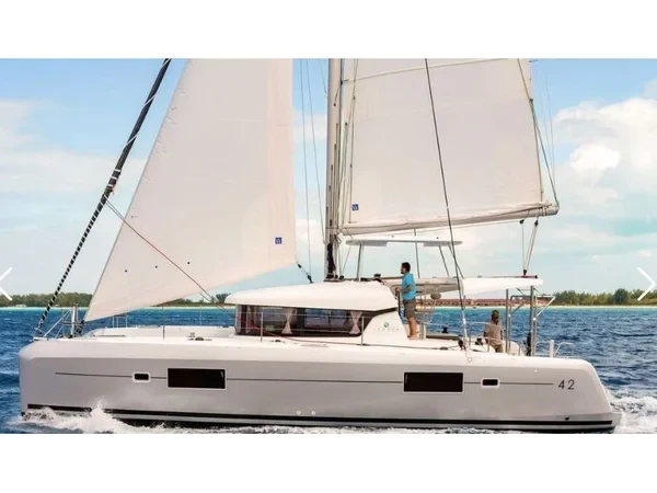 Lagoon 42 - Yacht Charter Sailica
