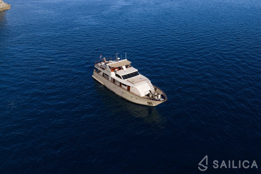 Motoryacht - Yacht Charter Sailica