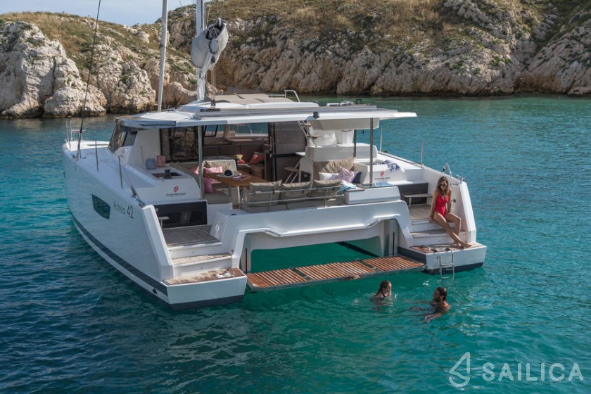 Astréa 42 - Yacht Charter Sailica